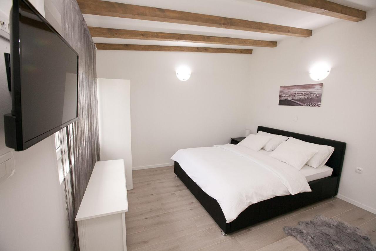Studio Apartments Tara Задар Екстер'єр фото