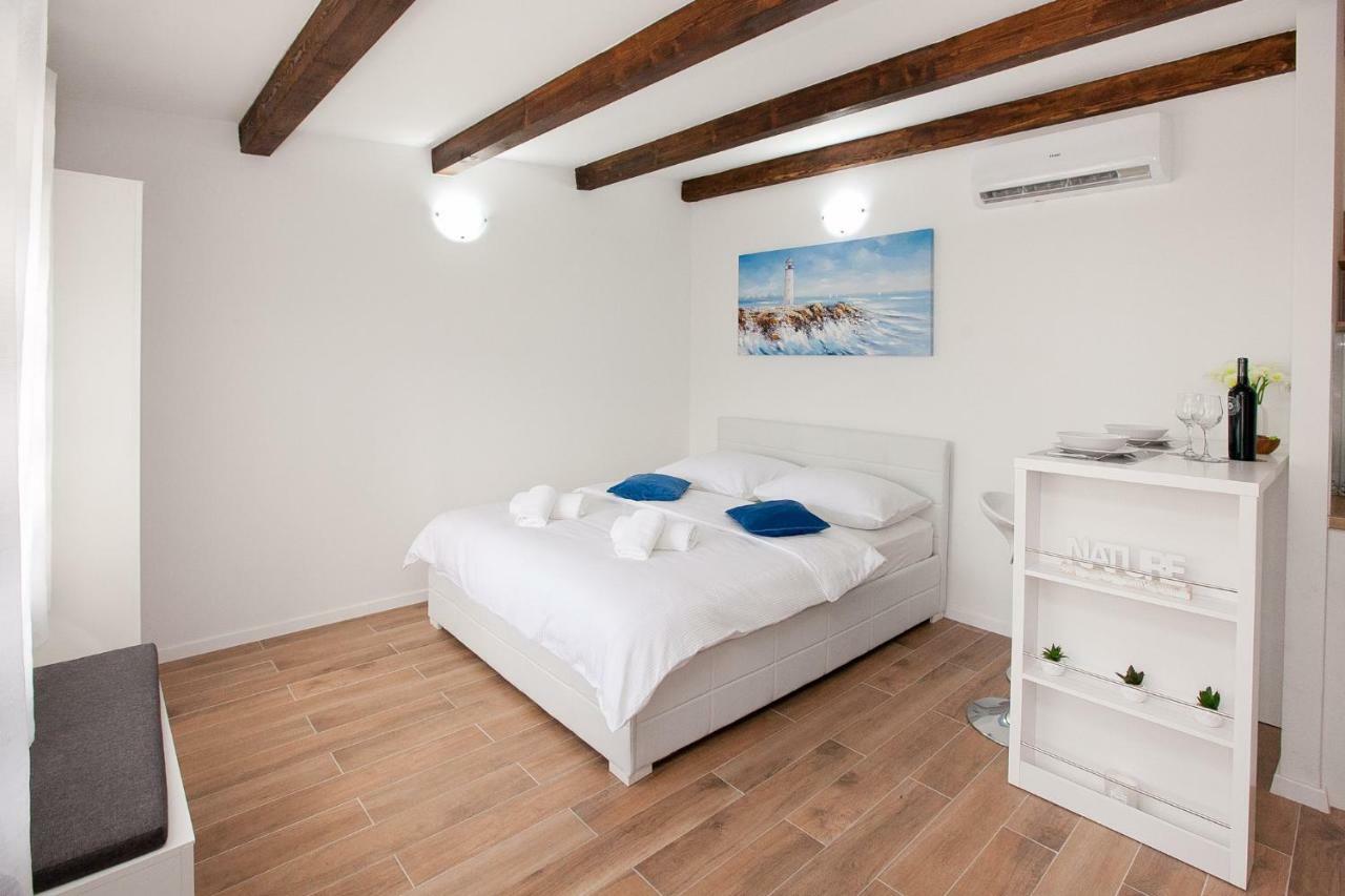 Studio Apartments Tara Задар Екстер'єр фото