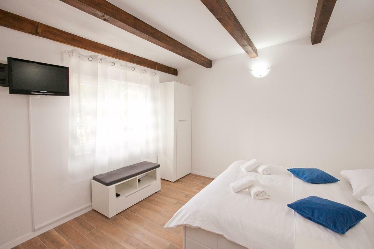 Studio Apartments Tara Задар Екстер'єр фото