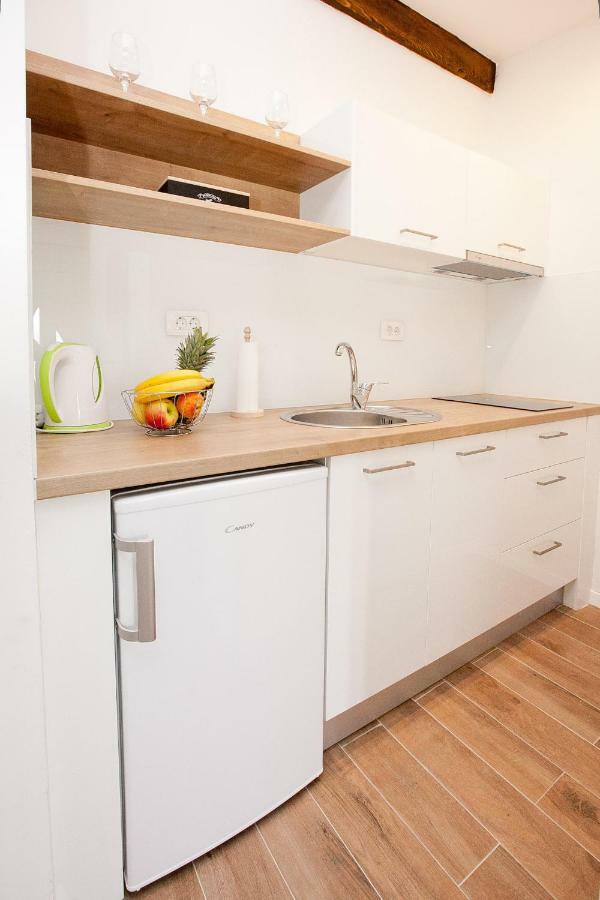 Studio Apartments Tara Задар Екстер'єр фото
